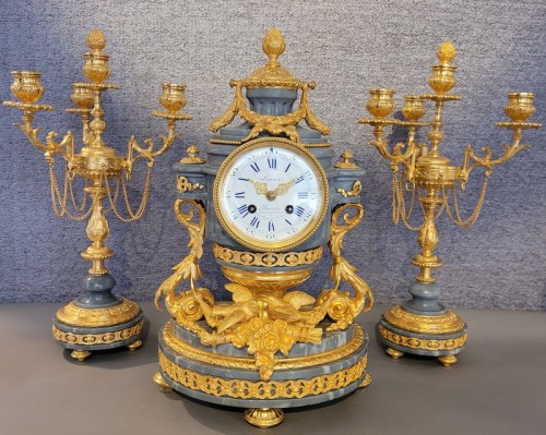 Antiquités - Garniture en marbre bleu turquin et bronze doré fin 19e