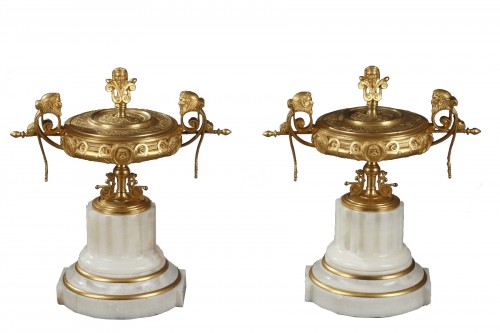 Pair of covered cassolettes, gilt bronze and onyx