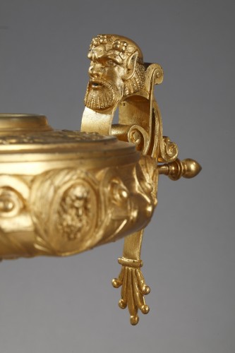 XIXe siècle - Paire de cassolettes couvertes, bronze doré et onyx