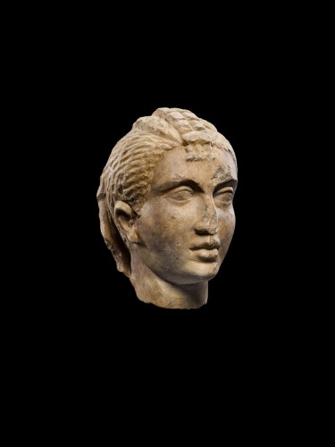 Tête de femme en marbre, Rome IIe/IIIe siècle après J.-C. - Archéologie Style 