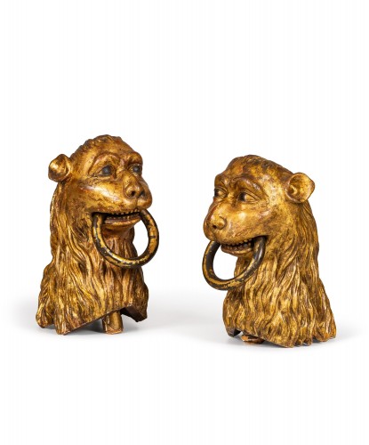 Ensemble de deux têtes de lions en bois sculpté et doré, Italie venise 1760 - Sculpture Style 