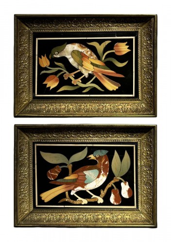Pair of florentine pietra dura plaques with birds in gilt bronze frame, 18th Century