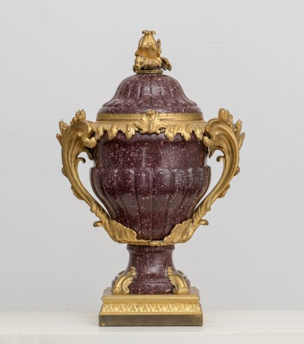 XIXe siècle - Vase en porphyre à monture en bronze, France 19e siècle