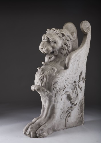 Figure de griffon en marbre, Italie début du 19e siècle - Sculpture Style 