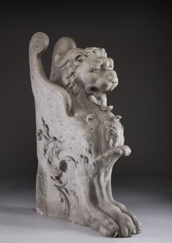 Sculpture Sculpture en Marbre - Figure de griffon en marbre, Italie début du 19e siècle