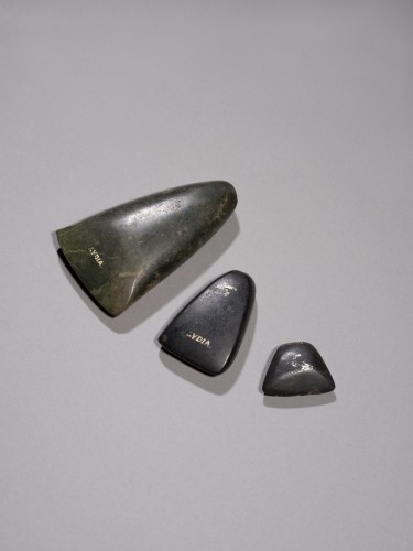 Archéologie  - Trois têtes de hache en pierre polie d'Anatolie, âge du bronze, 3e millénaire av.