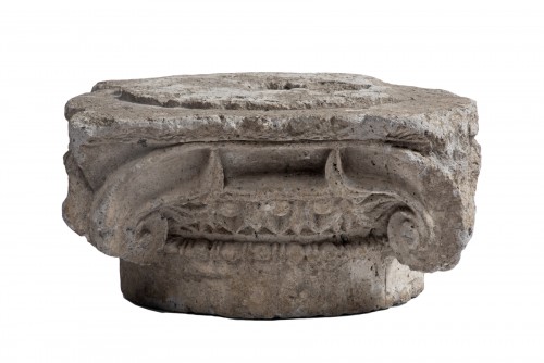 Chapiteau ionique en travertin, Grèce - hellénistique tardif 1er siècle après JC