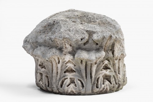 Chapiteau corinthien fragmentaire en marbre,  Empire romain IIe siècle après JJC - Sculpture Style 