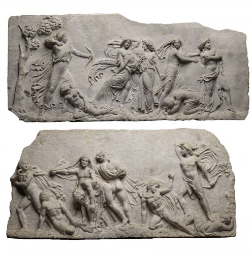 Paire de reliefs en marbre représentant le massacre des Niobides