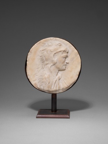 Sculpture  - Alexander the Great as Hercules - 16th Century Marble Circular Relief