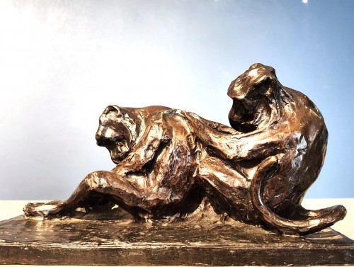 Deux Singes s'épouillant par Guido Righetti (1875-1958) - Sculpture Style 