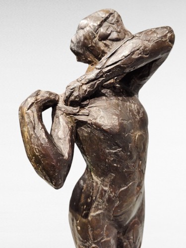 Antiquités - Dancer fastening the shoulder strap of her bodice – Edgar Degas, bronze cas