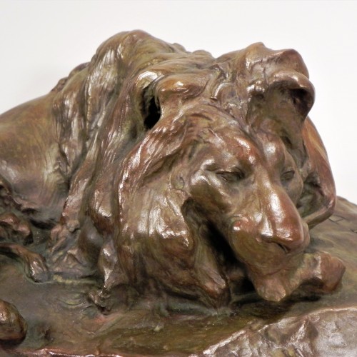Old Lying Lion - Josuë Dupon (1864-1935) - Sculpture Style 