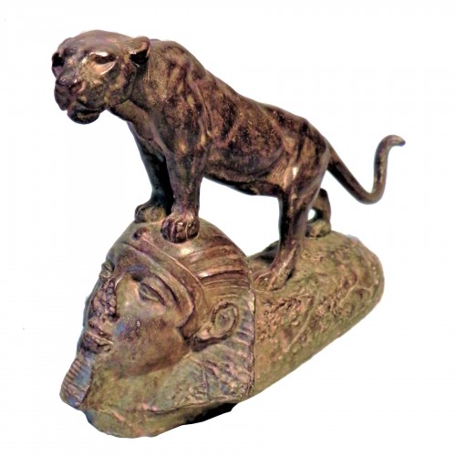 Lionne debout sur un sphinx - Clovis-Edmond Masson (1838-1913)