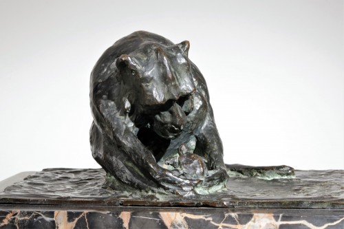 Sculpture  - Monkey (baboon) with turtle  - Guido Righetti  (1875-1958)