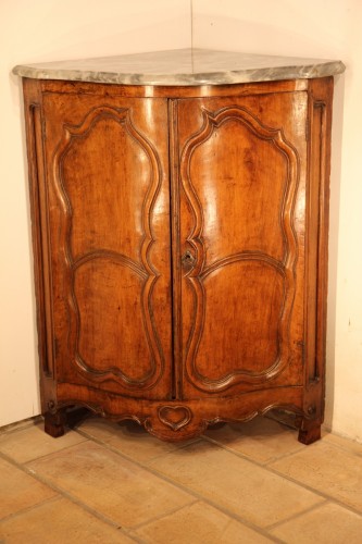 18th century - Late 18th C “Encoignure” comprising 2 doors. In walnut woo. From Provence
