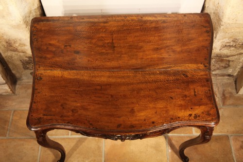 XVIIIe siècle - Table console Louis XV en bois de noyer
