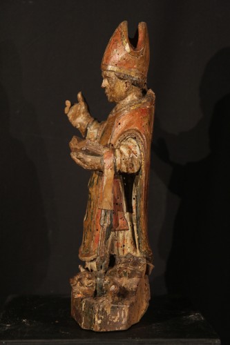 <= 16th century - 16th C Statuette in  polychrome walnut wood representing St Lupus of Troyes