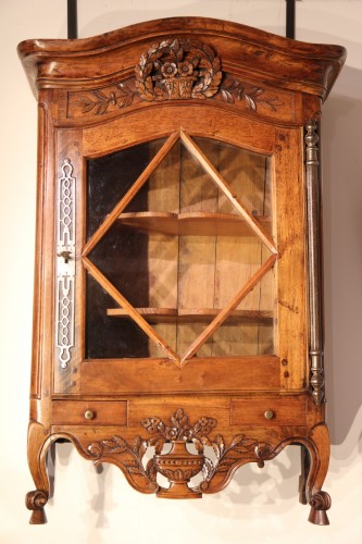 Verriau, petit meuble à suspendre typique Provence fin XVIIIe - Chatelan Antiquités