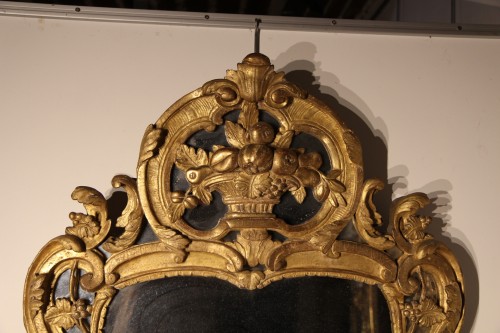Miroirs, Trumeaux  - Miroir à parcloses dit « de Beaucaire » en bois sculpté et doré