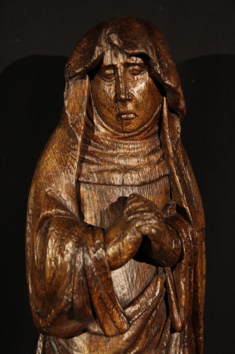<= 16th century - Early 16th C sorrowful Virgin in carved oak wood. Rhenish work.