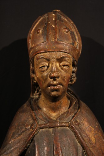 St évêque, bois de chêne avec traces de dorure et polychromie, Nord de la France XVIe siècle - Sculpture Style 