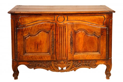 Late 18th C arlesian walnut wood credence