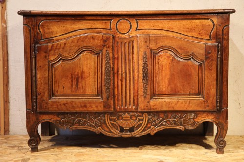 Late 18th C arlesian walnut wood credence - Furniture Style 