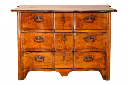 Early 18th C Louis XIV commode in walnut