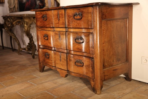 18th century - Early 18th C Louis XIV commode in walnut