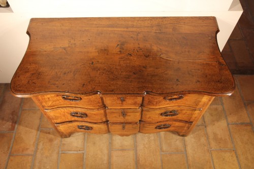 Early 18th C Louis XIV commode in walnut - Louis XIV