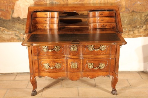 Commode scribanne Louis XV, travail provençal du XVIIIe siècle - Mobilier Style Louis XV