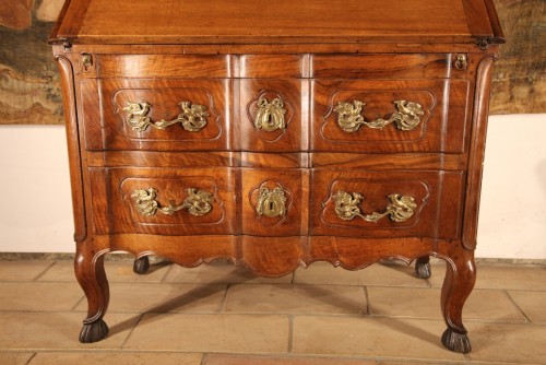 Mobilier Bureau et Secrétaire - Commode scribanne Louis XV, travail provençal du XVIIIe siècle