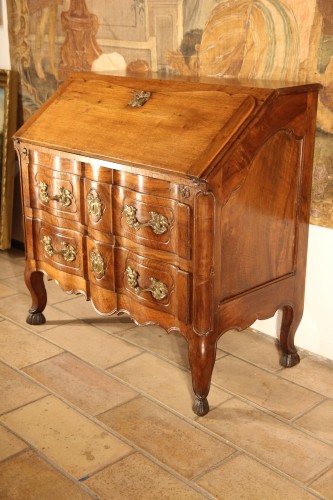 XVIIIe siècle - Commode scribanne Louis XV, travail provençal du XVIIIe siècle