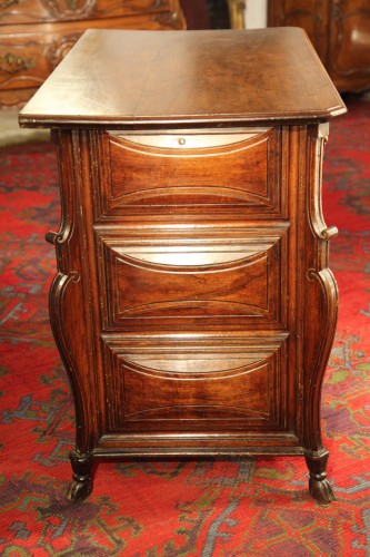 Commode mazarine Louis XIV dite à montants en console - Louis XIV