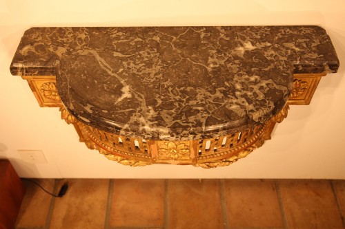 19th C Small Louis XVI sconce console in carved and gilded wood. - 