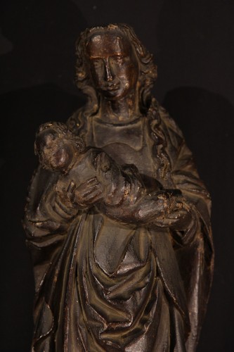Virgin and Child in carved and lacquered limewood, France circa 1500 - Sculpture Style 