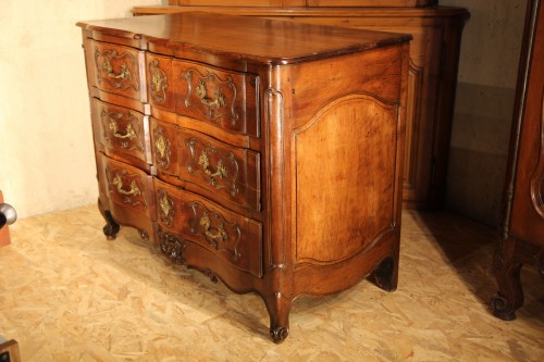 Commode dite « en arbalète » de la région d’Aix-Marseille XVIIIe siècle - Louis XV