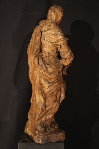 17th century - 17th C Virgin and Child in carved wood. From Provence.