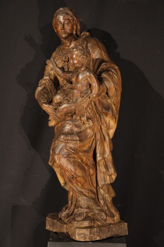 Antiquités - 17th C Virgin and Child in carved wood. From Provence.