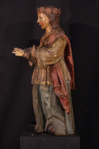 17th century - 17th C Statue of a saint young woman with a crown of flowers