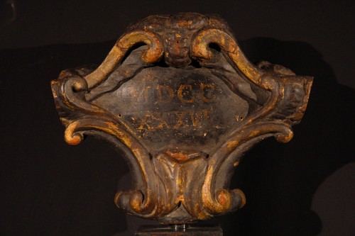 Top of a processional stick in polychrome wood dated 1736. - 