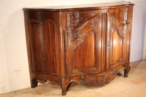 Important buffet d’apparat Louis XV fortement galbé, Rouergue. - Chatelan Antiquités