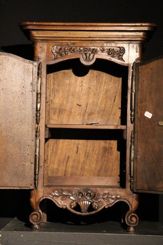 Collectibles  - Walnut wood Small master piece of furniture, First half of the 19th century