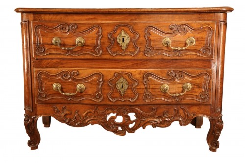 18th C Nîmes Walnut wood chest of drawers