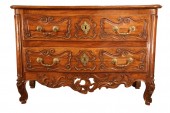 Commode nîmoise en bois de noyer, Provence XVIIIe siècle