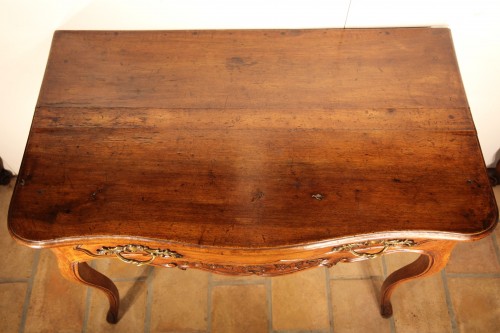 Table console provençale en bois de noyer, époque XVIIIe siècle - Chatelan Antiquités