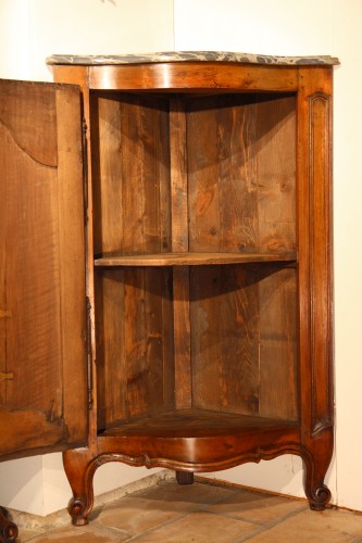 18th century - 18th C Rare pair of Louis XV Provencal corner cabinets