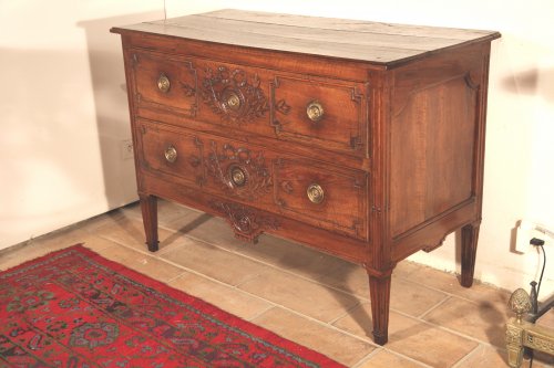 French provencal 18th c  marriage commode in walnut  - Furniture Style Louis XVI