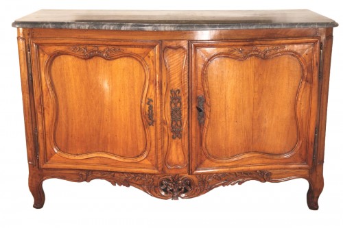 18thC Important hunter buffet (dresser) in blond walnut wood, from Provence